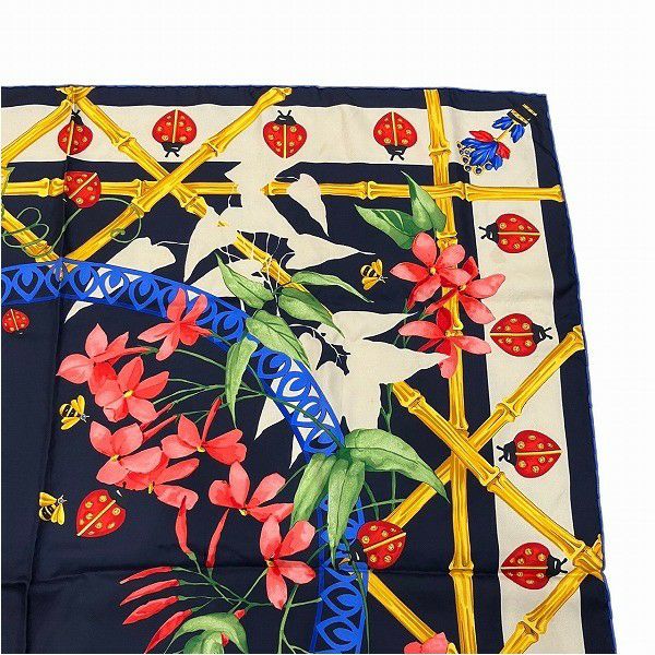 Cartier 花とテントウムシ スカーフ